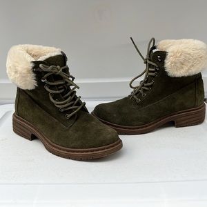 🥾 🌲 Dark green suede lace up boots 🥾 🌲women’s size 7
